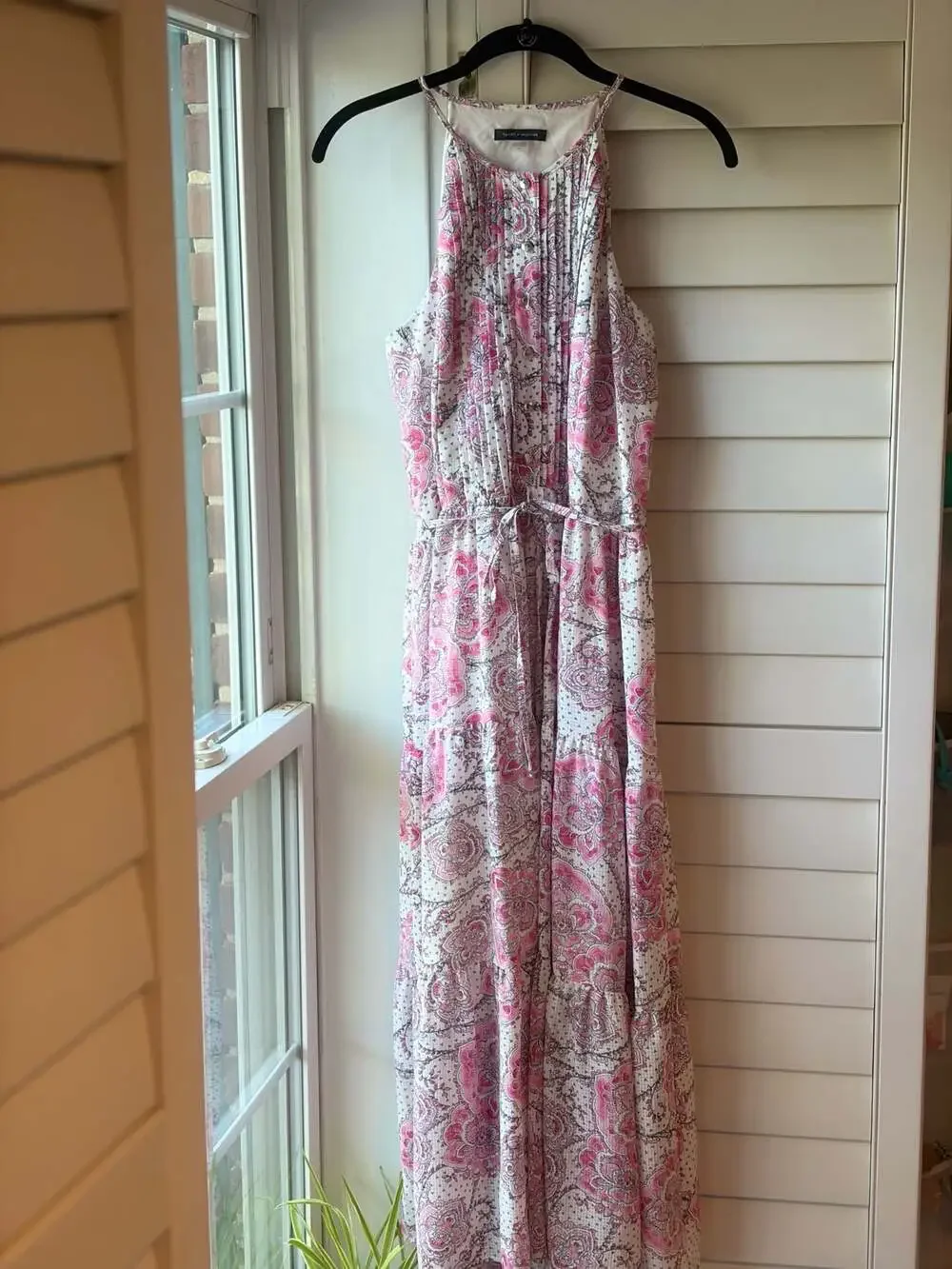 Tommy Hilfiger Women's Pink and White Floral Paisley Tiered Halter Maxi Dress